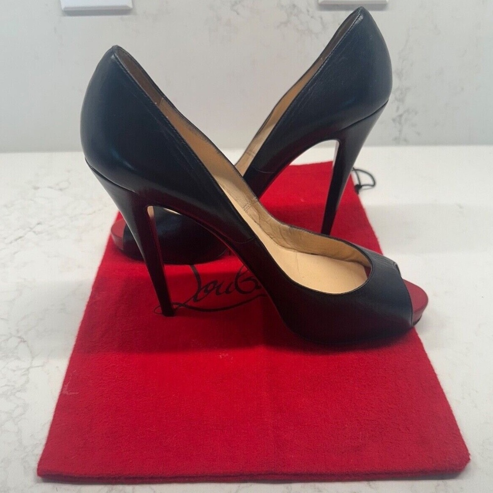 Christian Louboutin Prive Peep Toe Black Leather Pumps Heels Size 39 / US 9 VGC